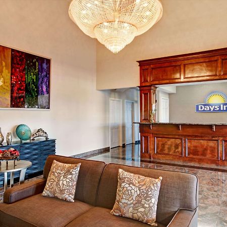 Days Inn & Suites By Wyndham Houston North - Spring Exteriör bild