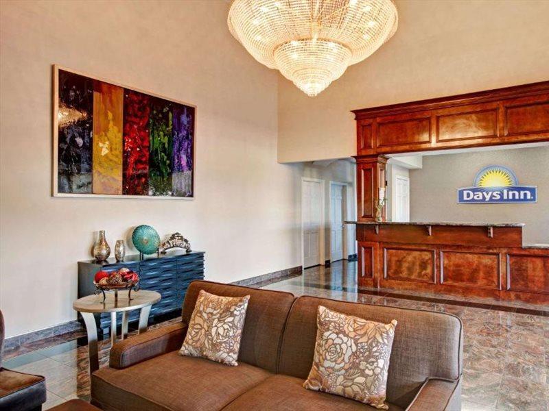 Days Inn & Suites By Wyndham Houston North - Spring Exteriör bild
