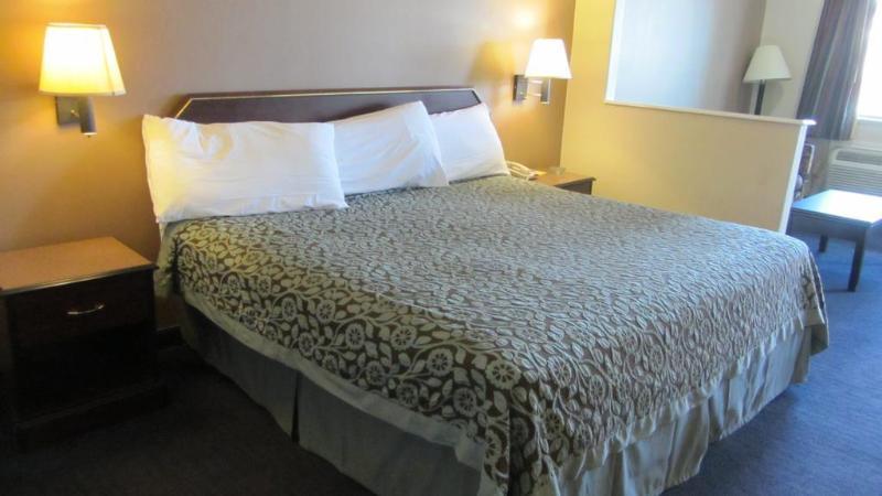Days Inn & Suites By Wyndham Houston North - Spring Exteriör bild